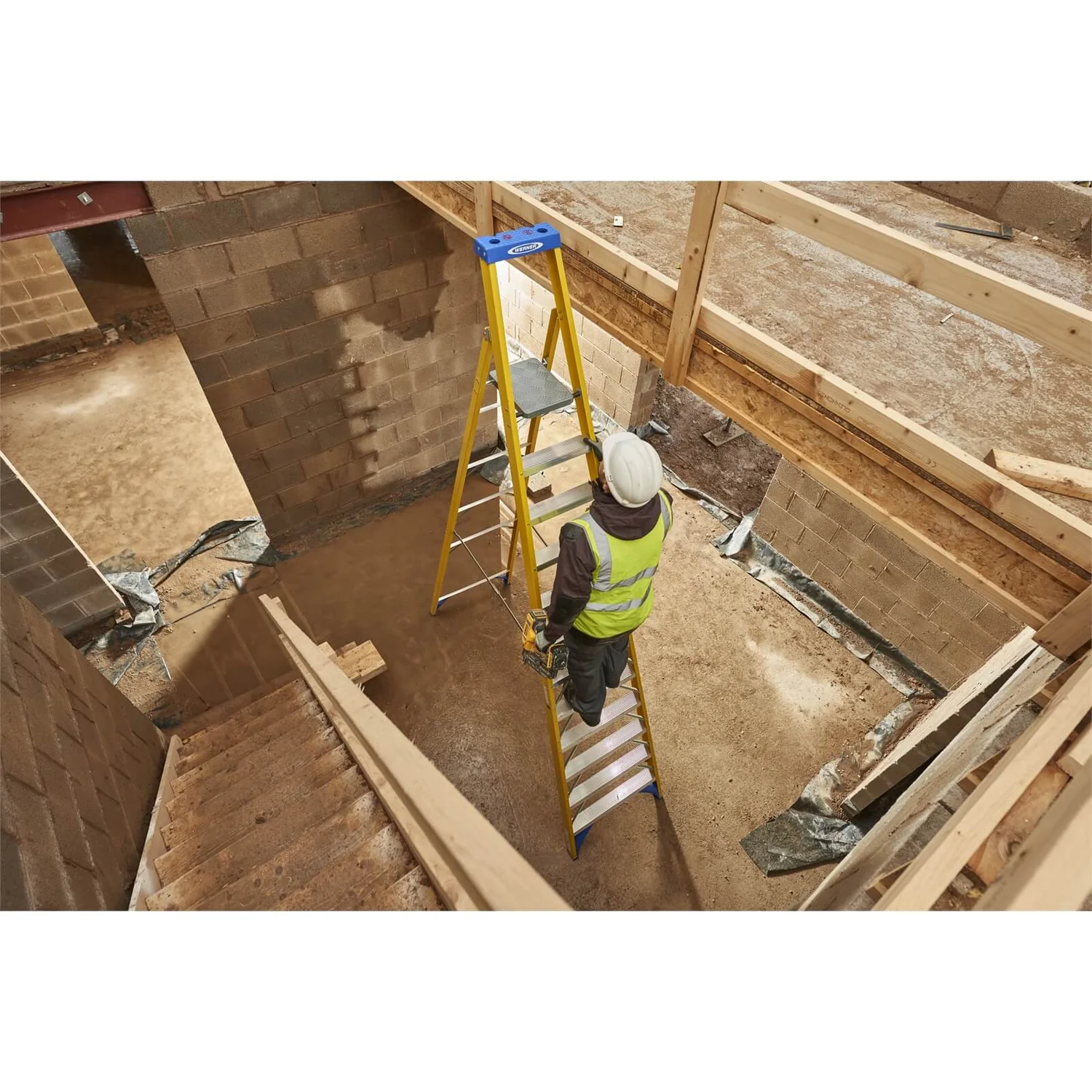 Werner Fibreglass Platform Step Ladder - 12 Tread 11 Werner Fibreglass Platform Step Ladder - 12 Tread - Image 9