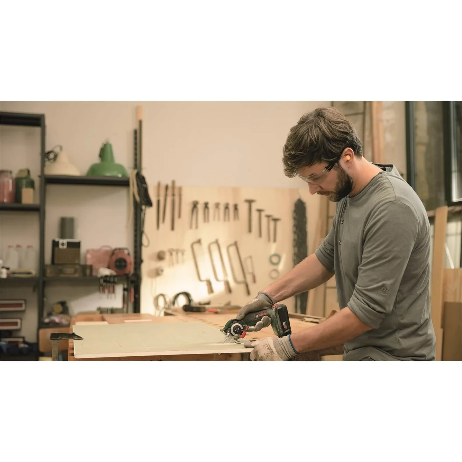 Bosch AdvancedCut 18 Cordless Specialised Saw 6 Bosch AdvancedCut 18 Cordless Specialised Saw - Image 4