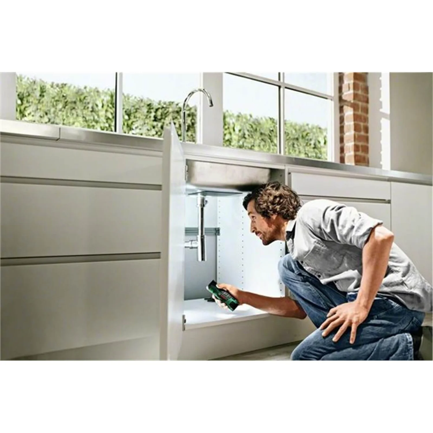 Bosch EasyLamp 12 Cordless Worklight Tool 4 Bosch EasyLamp 12 Cordless Worklight Tool - Image 2