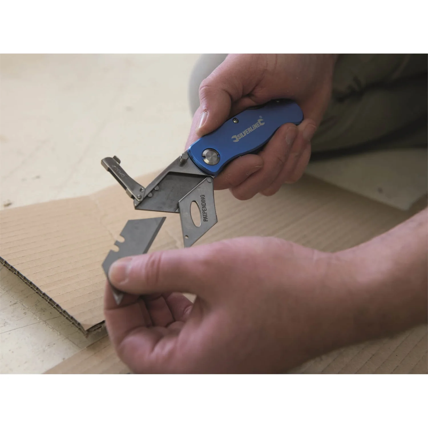 Silverline Lock Knife & 10 Blades - 90mm 5 Silverline Lock Knife & 10 Blades - 90mm - Image 3