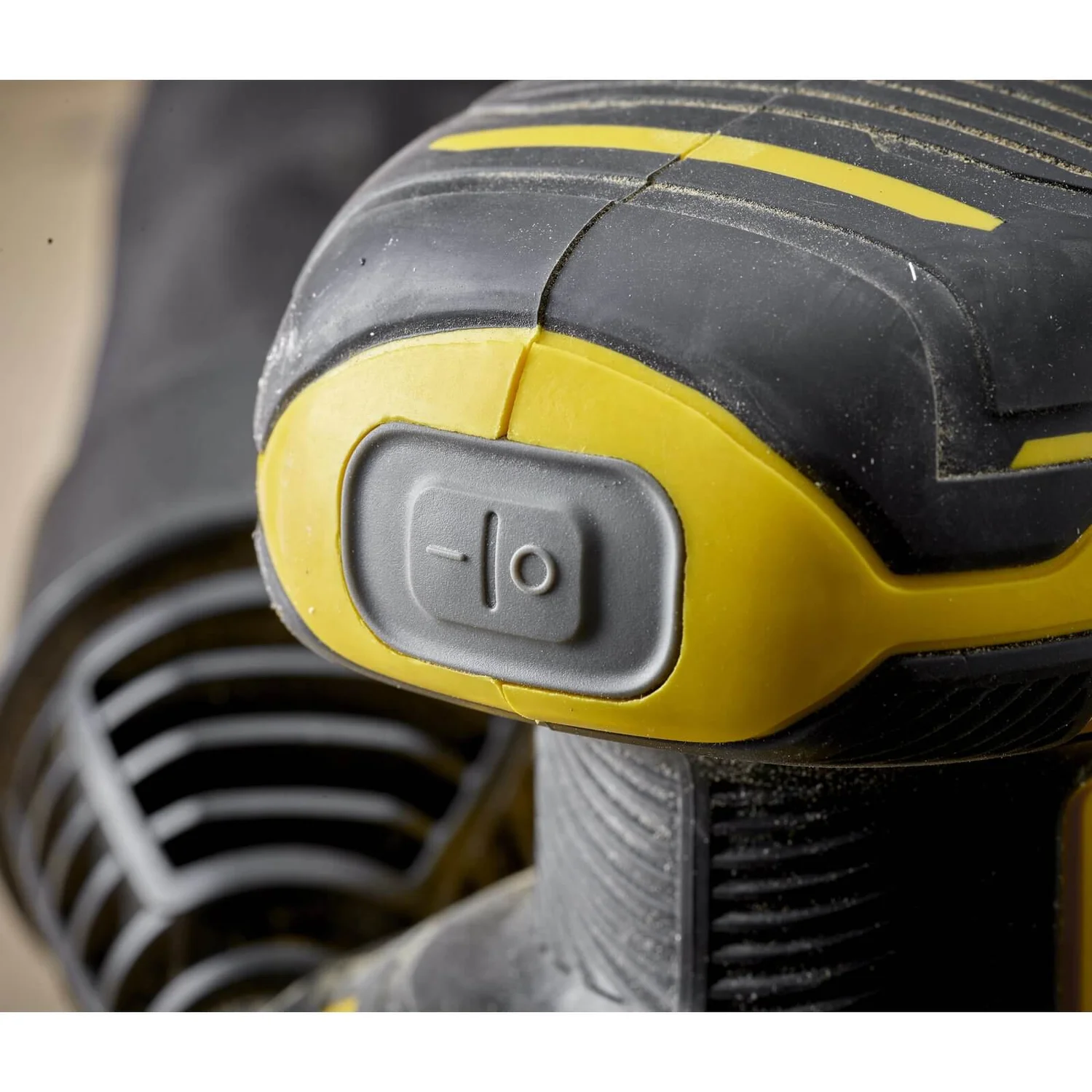 STANLEY FATMAX V20 18V Cordless Random Orbital Sander (SFMCW220D1S-GB) 7 STANLEY FATMAX V20 18V Cordless Random Orbital Sander (SFMCW220D1S-GB) - Image 5