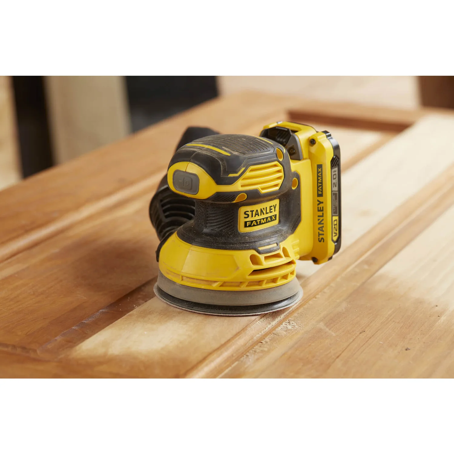 STANLEY FATMAX V20 18V Cordless Random Orbital Sander (SFMCW220D1S-GB) 3 STANLEY FATMAX V20 18V Cordless Random Orbital Sander (SFMCW220D1S-GB)