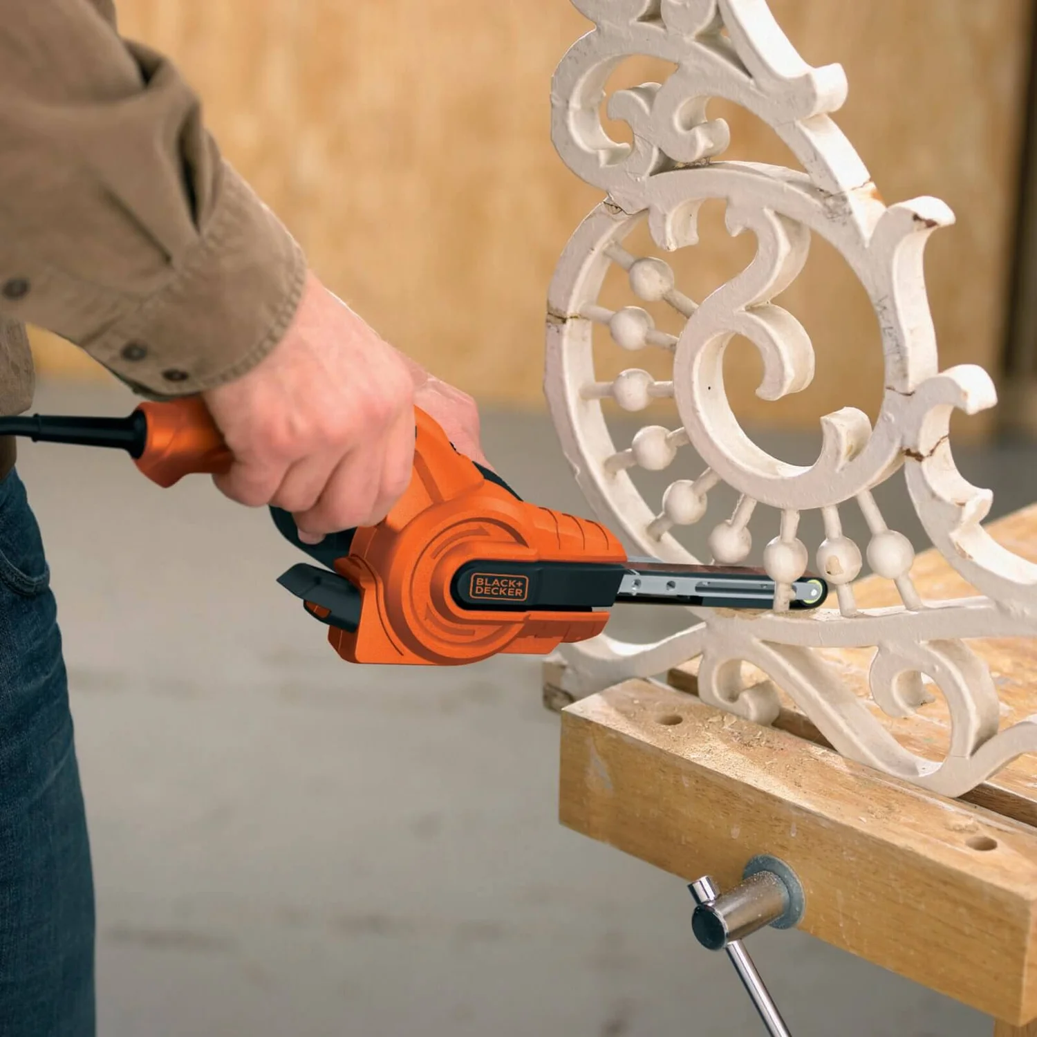 Black & Decker BLACK+DECKER Powerfile 350W Corded Belt Sander With Sanding Sheets (KA900E-GB) 5 Black & Decker BLACK+DECKER Powerfile 350W Corded Belt Sander With Sanding Sheets (KA900E-GB) - Image 3