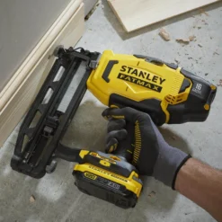 STANLEY FATMAX V20 18V Cordless Nail Gun With 2 Batteries And Kit Box (SFMCN616D2K-GB)