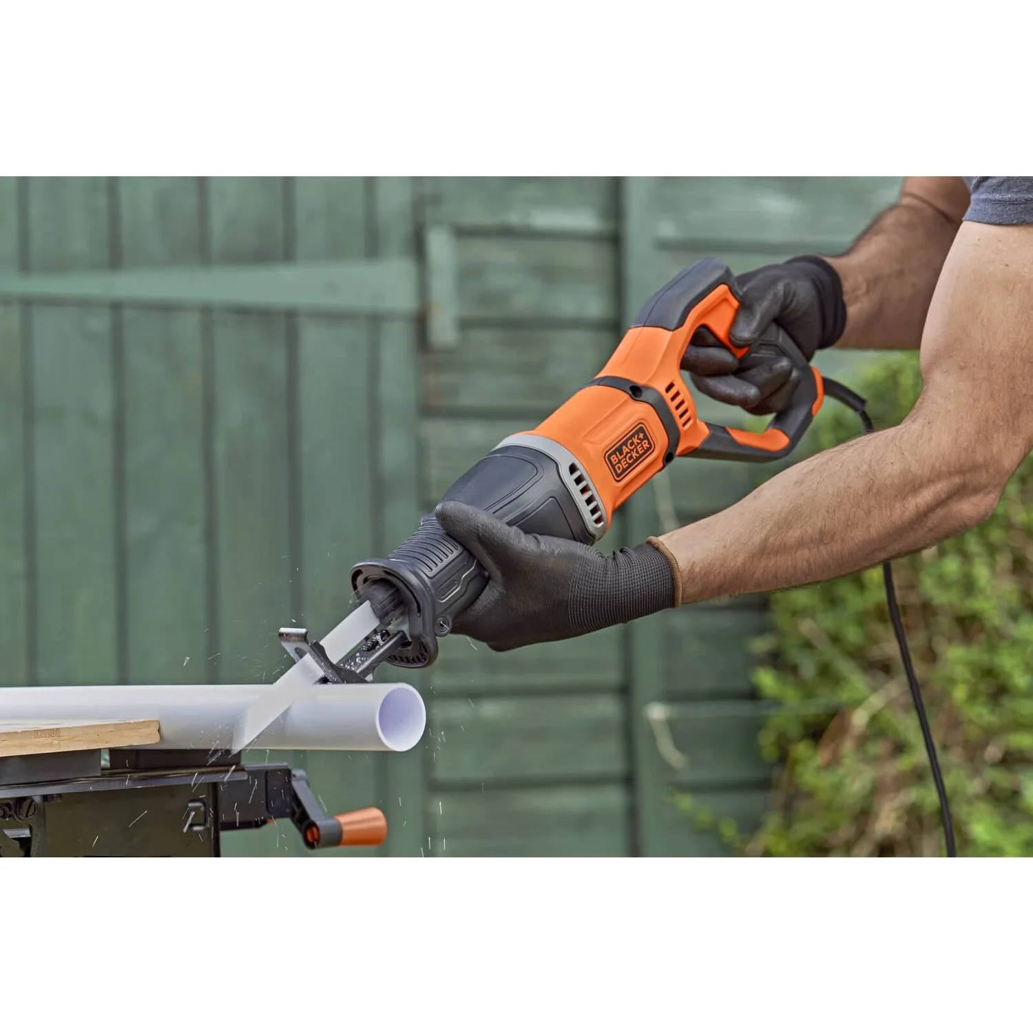 Black & Decker BLACK+DECKER 750W Corded Reciprocating Saw With Branch Holder And Blades (BES301-GB) 9 Black & Decker BLACK+DECKER 750W Corded Reciprocating Saw With Branch Holder And Blades (BES301-GB) - Image 7
