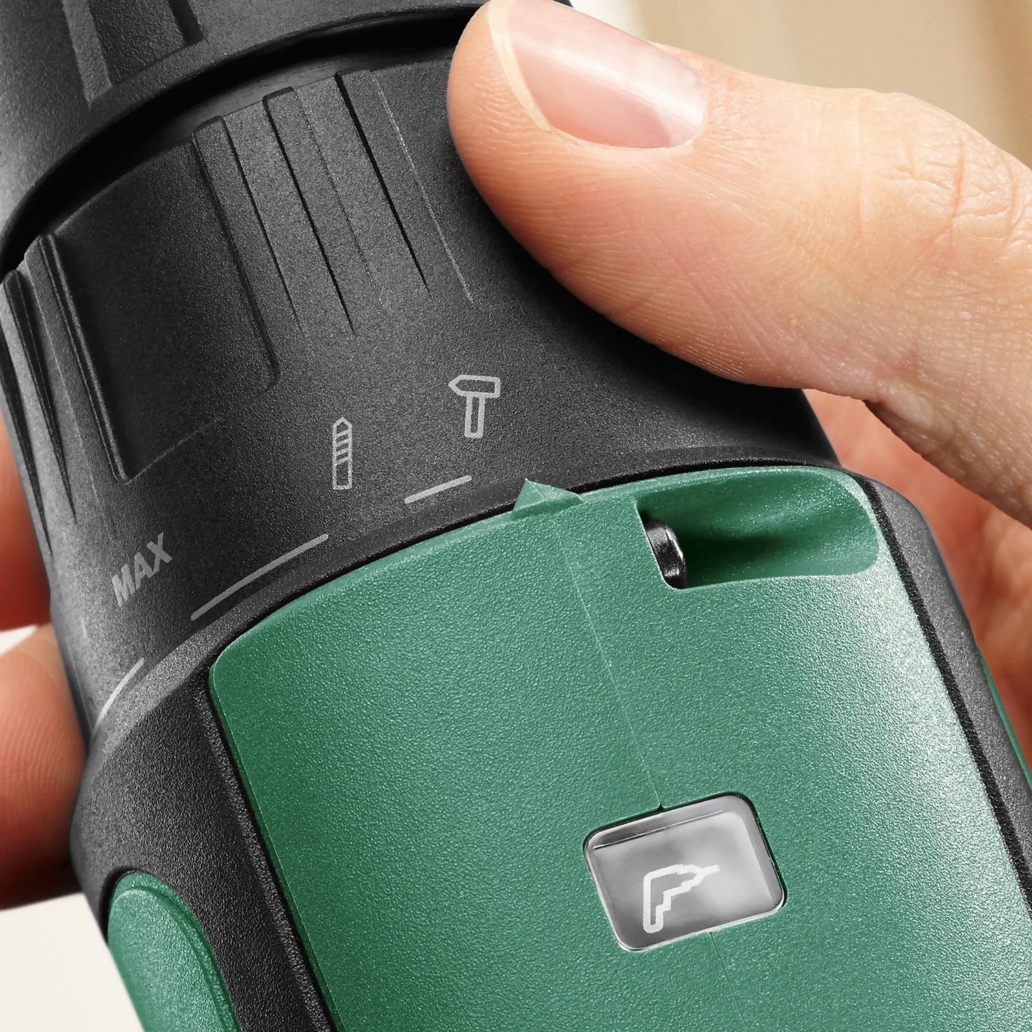 Bosch EasyImpact 12 Combi Drill With 1x 1.5 Ah Battery & Charger 6 Bosch EasyImpact 12 Combi Drill With 1x 1.5 Ah Battery & Charger - Image 4