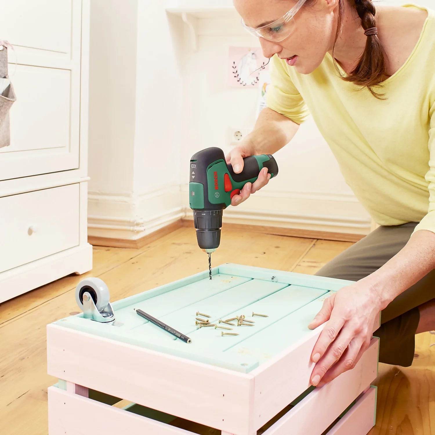 Bosch EasyImpact 12 Combi Drill With 1x 1.5 Ah Battery & Charger 4 Bosch EasyImpact 12 Combi Drill With 1x 1.5 Ah Battery & Charger - Image 2