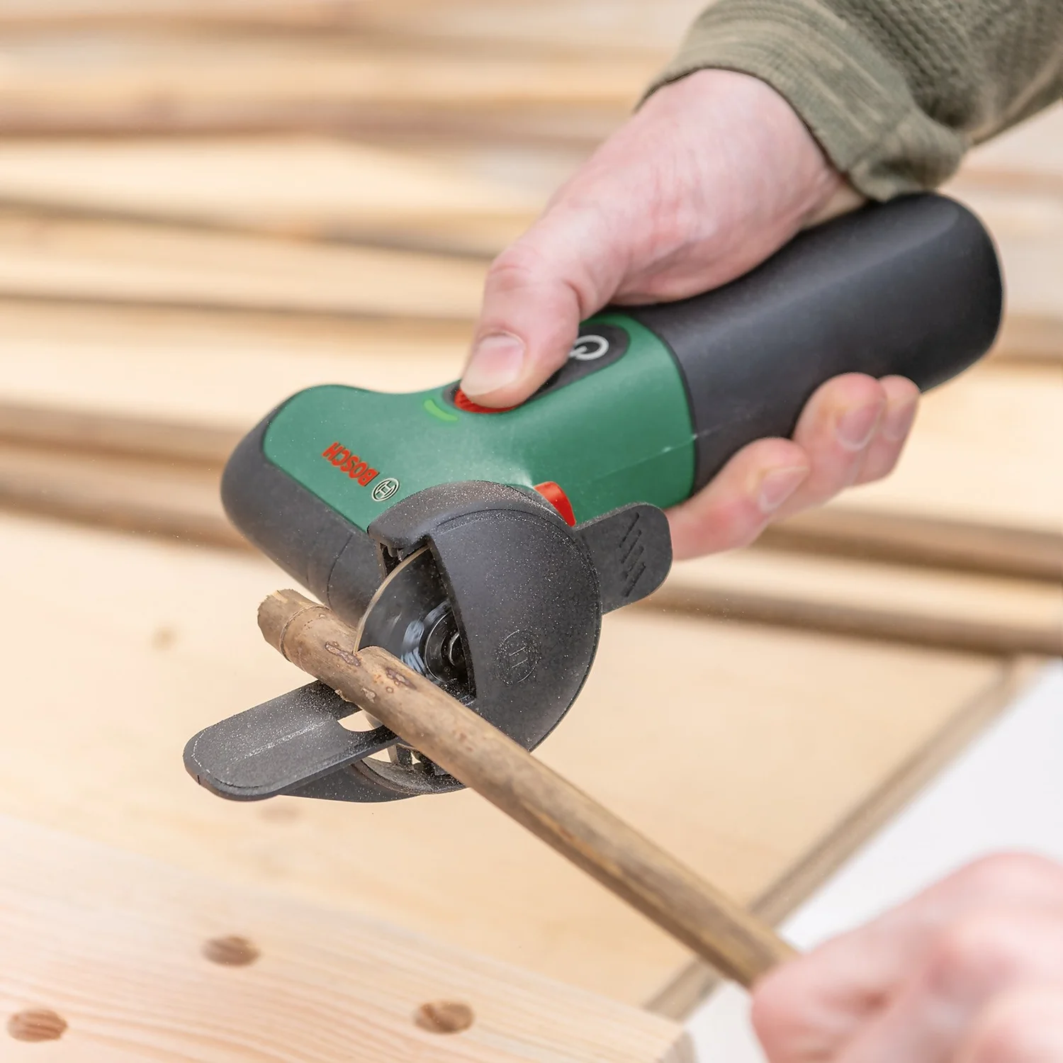 Bosch EasyCut&Grind Cordless Cutter And Angle Grinder 4 Bosch EasyCut&Grind Cordless Cutter And Angle Grinder - Image 2